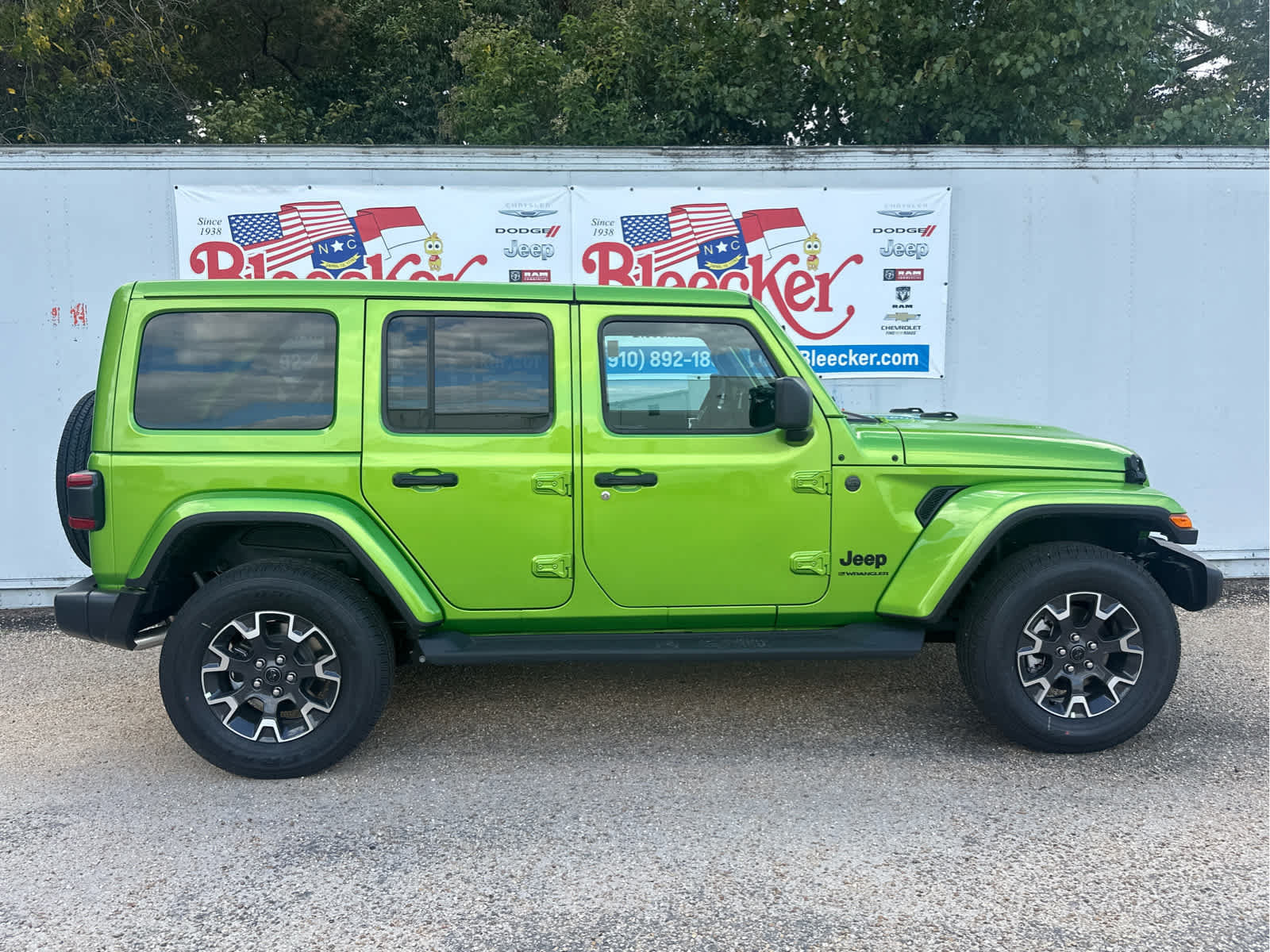 New 2026 Jeep Wrangler Unlimited Sahara AWD/4WD image 2