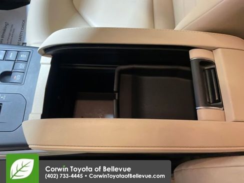 Certified 2023 Toyota Highlander XLE image 26