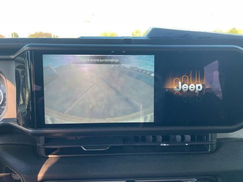 Used 2024 Jeep Wrangler Sport S image 29