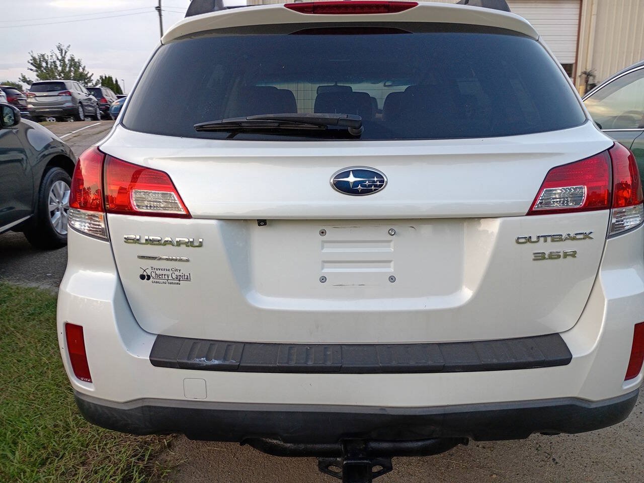 Used 2014 Subaru Outback 3.6R Limited AWD/4WD image 5