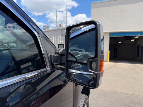 Used 2018 GMC Sierra 2500 Denali w/ Duramax Plus Package AWD/4WD image 10