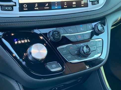 New 2026 Chrysler Pacifica Pinnacle image 27