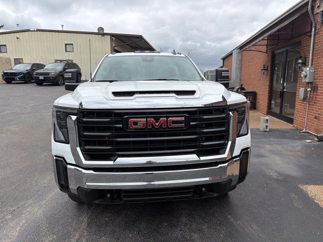 Used 2024 GMC Sierra 3500 Pro w/ 1SA Pro Safety Plus Package AWD/4WD image 9