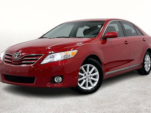 Used 2011 Toyota Camry XLE w/ XLE Extra-Value Pkg #2 image 14