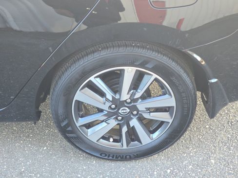 Used 2024 Nissan Versa S w/ S Plus Package image 38