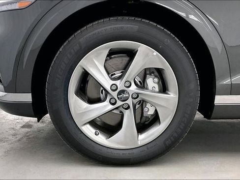 New 2026 Genesis GV70 2.5T Select image 15