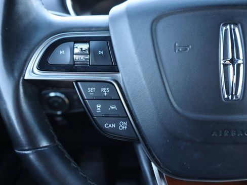 Used 2020 Lincoln Nautilus Reserve image 5
