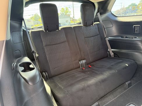 Used 2015 Nissan Pathfinder S image 20