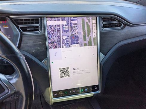 Used 2016 Tesla Model X 75D image 12