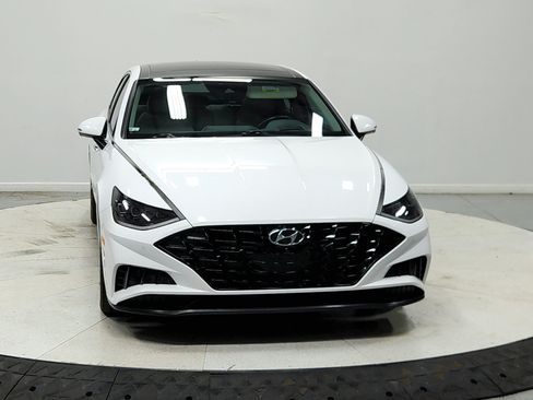 Used 2023 Hyundai Sonata Limited FWD image 3