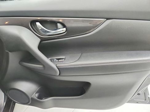 Used 2019 Nissan Rogue S w/ Special Edition Package image 38