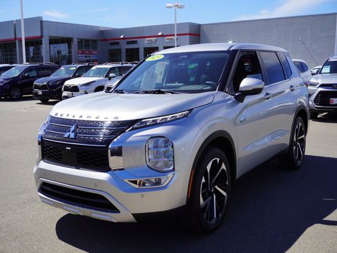 Used 2023 Mitsubishi Outlander SE AWD/4WD image 8