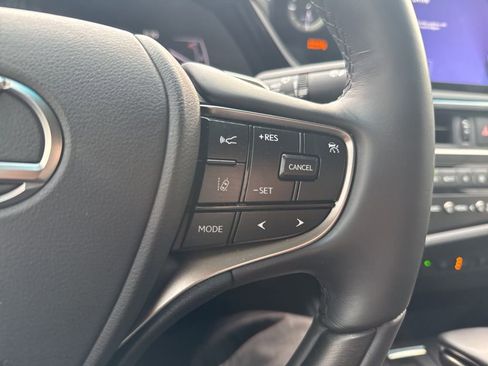 Certified 2025 Lexus ES 300h w/ Luxury Package image 19