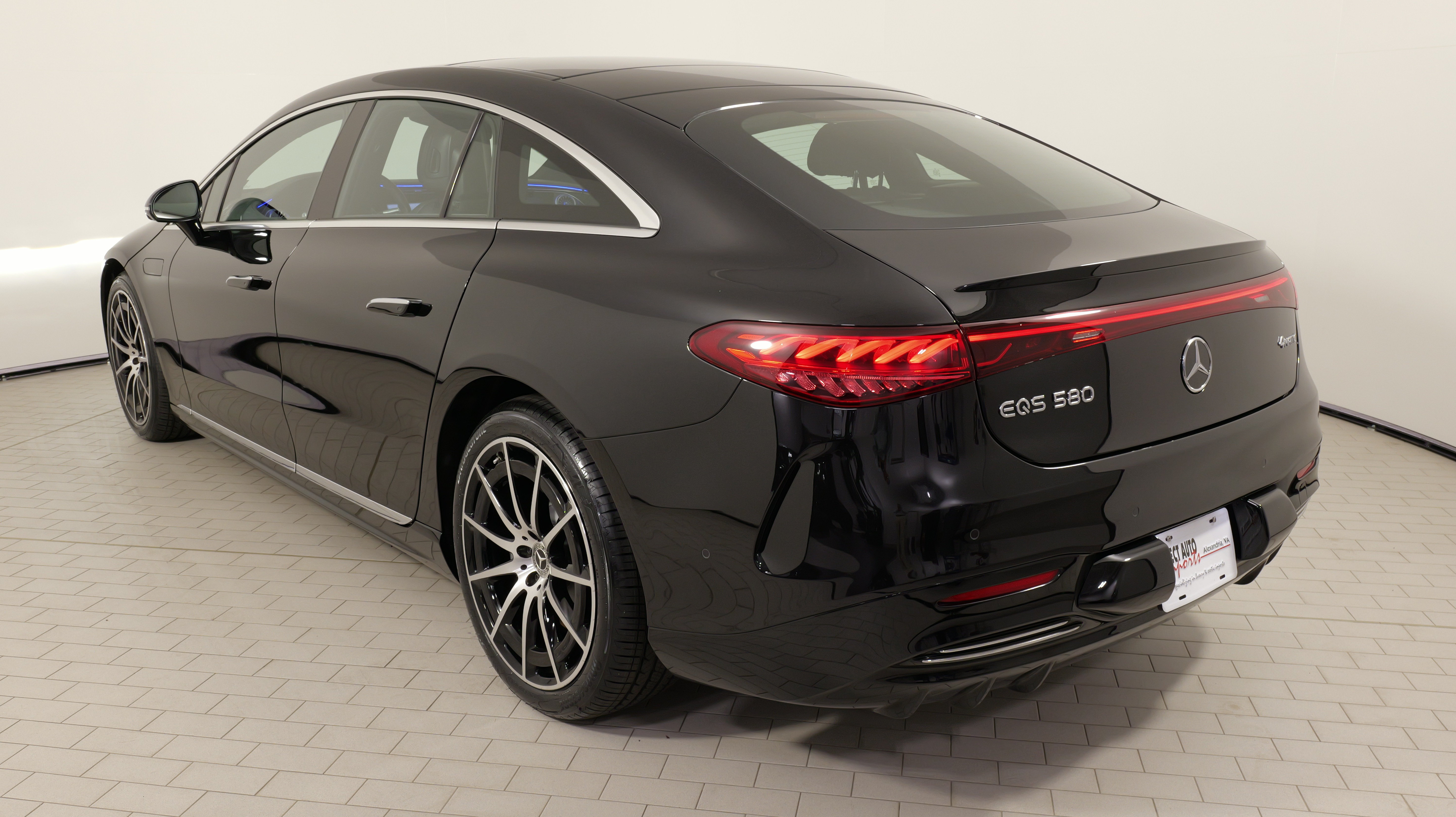 Used 2023 Mercedes-Benz EQS 580 4MATIC Sedan image 15