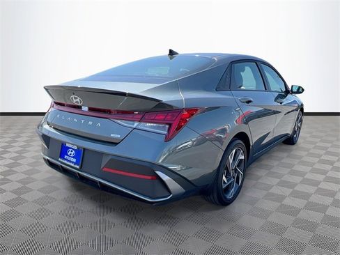 New 2025 Hyundai Elantra SEL image 7