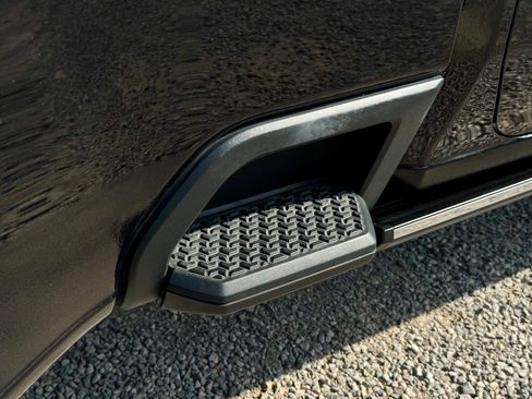 Used 2024 GMC Sierra 3500 Denali Ultimate image 32