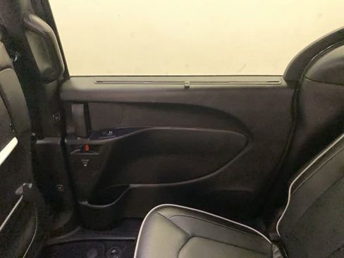 Used 2025 Chrysler Pacifica Limited w/ Uconnect Theater Family Group AWD/4WD image 34
