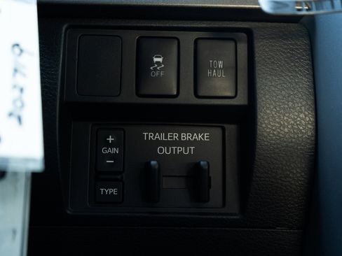 Used 2016 Toyota Tundra SR5 image 35