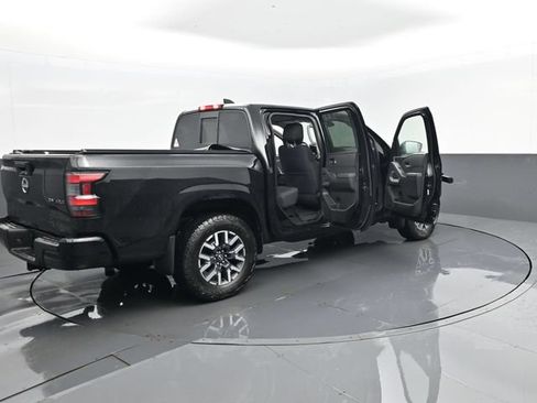 Used 2022 Nissan Frontier SV AWD/4WD image 28