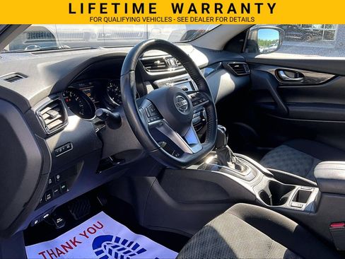 Used 2022 Nissan Rogue Sport SV AWD/4WD image 14