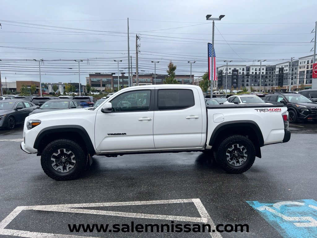 Used 2023 Toyota Tacoma TRD Off-Road AWD/4WD image 4
