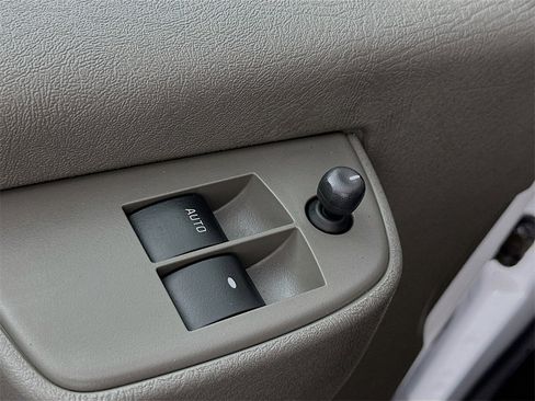 Used 2023 GMC Savana 2500 w/ Driver Convenience Package image 18