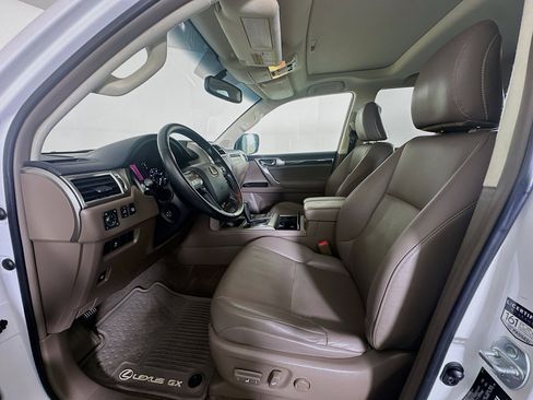 Used 2016 Lexus GX 460 w/ Navigation Package AWD/4WD image 13