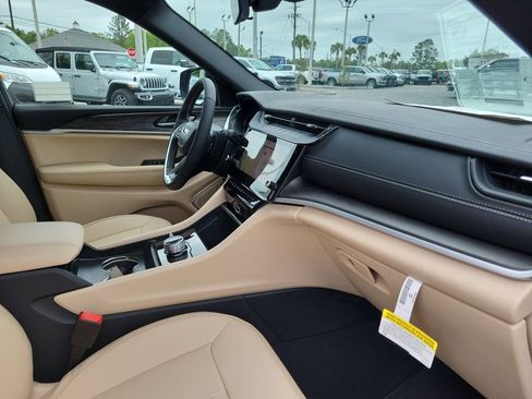 New 2026 Jeep Grand Cherokee L Limited AWD/4WD image 31