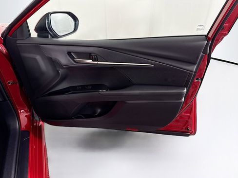 Used 2025 Toyota Camry SE image 25