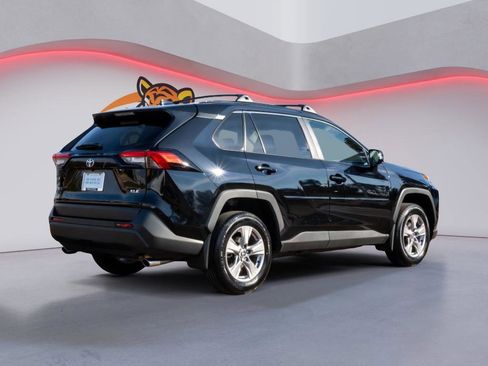 Used 2025 Toyota RAV4 XLE image 5