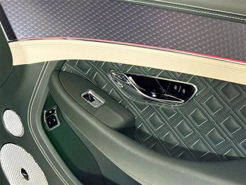 Used 2024 Bentley Continental GT Speed image 31