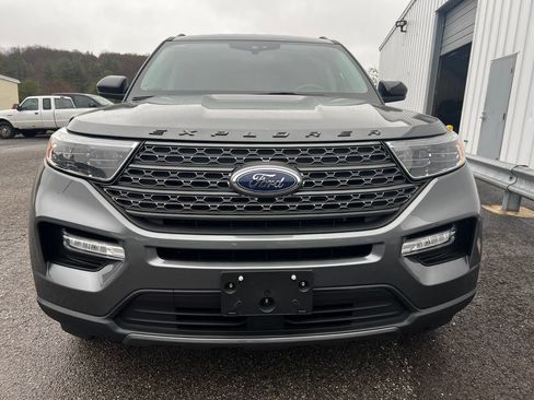 Used 2023 Ford Explorer XLT w/ Equipment Group 202A AWD/4WD image 4
