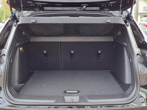 New 2026 Chevrolet Trax RS w/ Sunroof Package FWD image 9