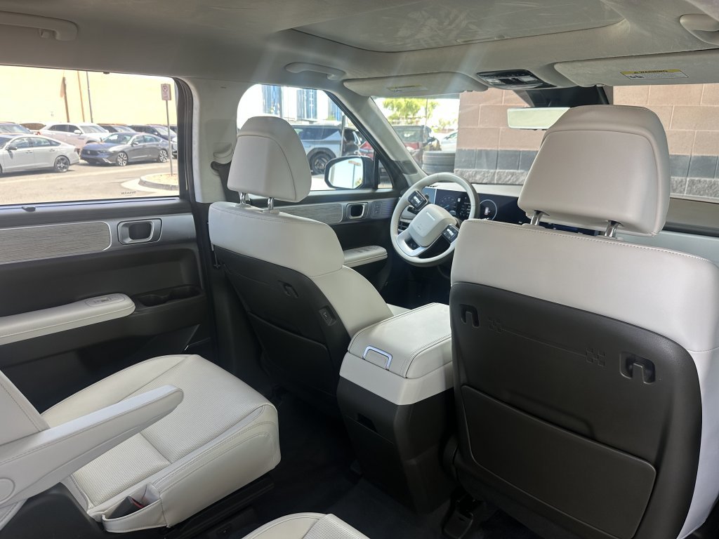 Used 2025 Hyundai Santa Fe Calligraphy FWD image 34