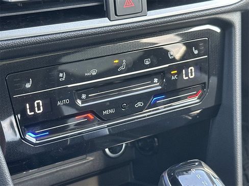 New 2026 Volkswagen Taos SEL image 21