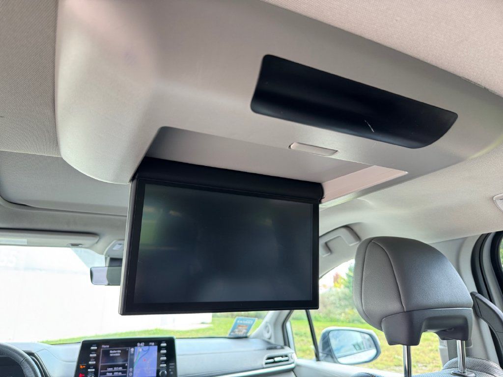 Certified 2023 Toyota Sienna Limited AWD/4WD image 32