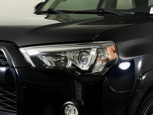 Used 2017 Toyota 4Runner SR5 Premium RWD image 12