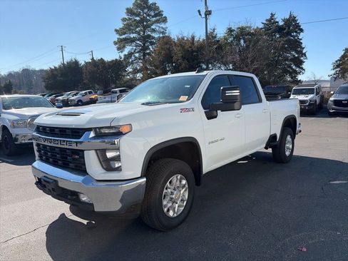 Used 2023 Chevrolet Silverado 2500 LT w/ Convenience Package image 3