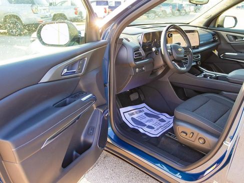 New 2026 Chevrolet Traverse LT w/ Enhanced Driving Package FWD image 18