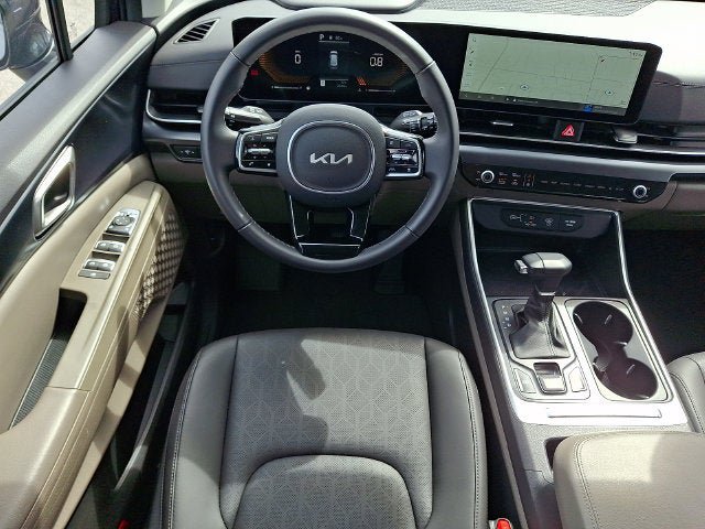 Used 2026 Kia Carnival FWD image 12