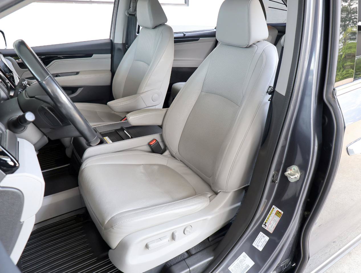Used 2018 Honda Odyssey Elite image 14
