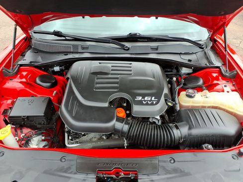 Used 2017 Dodge Charger SXT w/ AWD Plus Group image 13