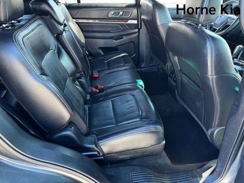 Used 2019 Ford Explorer Limited w/ Class III Trailer Tow Package image 28