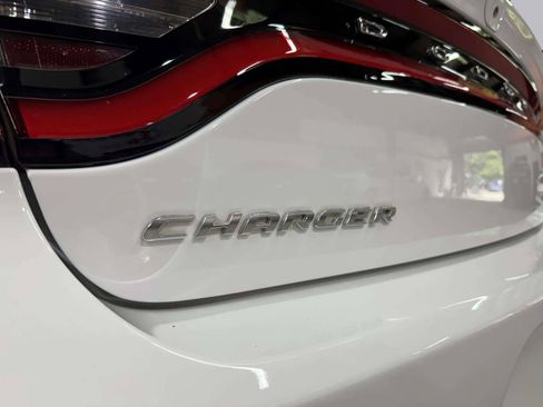 Used 2017 Dodge Charger SXT w/ AWD Plus Group image 17