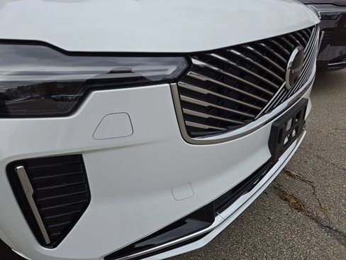 New 2026 Volvo XC90 B6 Ultra image 3