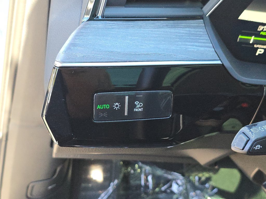 Certified 2024 Audi Q8 e-tron Premium Plus AWD/4WD image 32