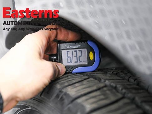 Used 2024 Ford Edge SEL image 27