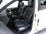 Certified 2020 Porsche Macan image 5