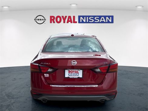 Used 2019 Nissan Altima 2.5 SR image 6