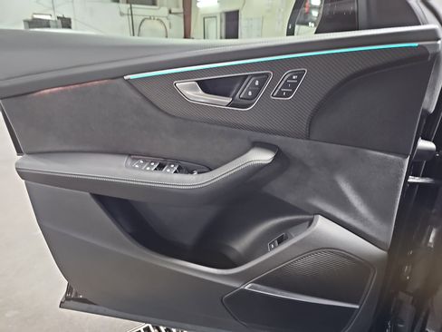 Used 2024 Audi SQ8 Prestige w/ Prestige Package image 28